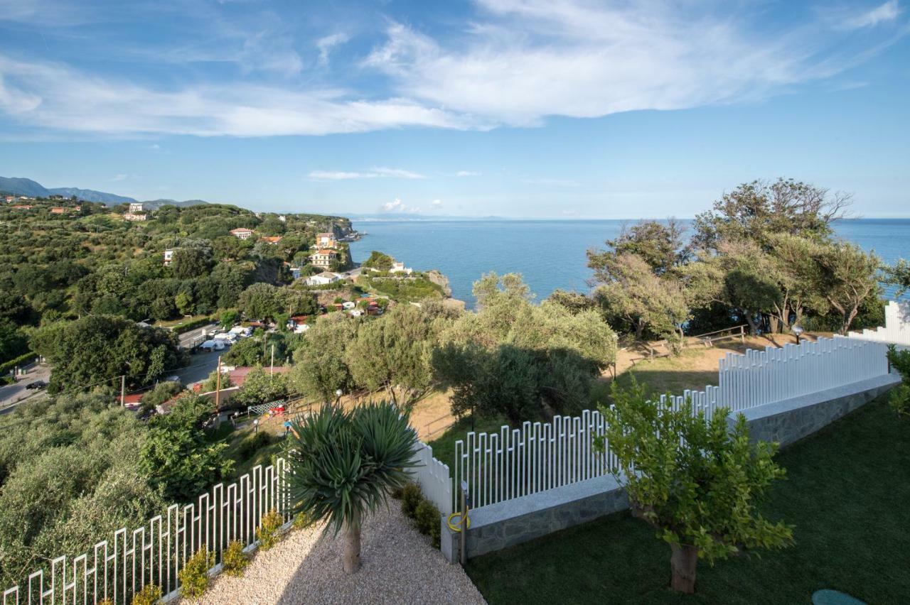 B&B Capo Torre Resort & Spa Albisola Superiore Luaran gambar